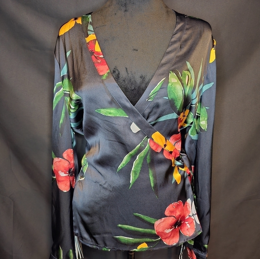 NWT JNSQ 100% Mulberry Silk Wrap Floral Pattern Blouse Available Sizes 10, 8… - Picture 4 of 10
